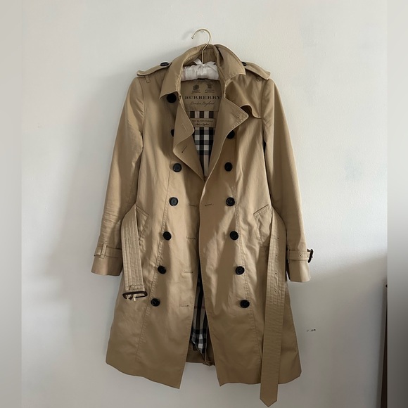Burberry Jackets & Blazers - Burberry The Sandringham Double-Breasted Trench Coat US 4